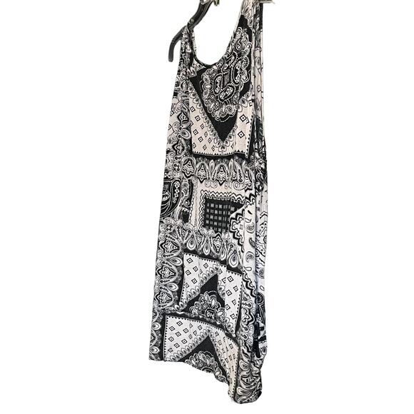 LAVISH SLEEVELESS PULL-OVER V-NECKLINE BLOUSE, WOMENS, 2XL, BLACK/WHITE ABSTRACT - Picture 5 of 7